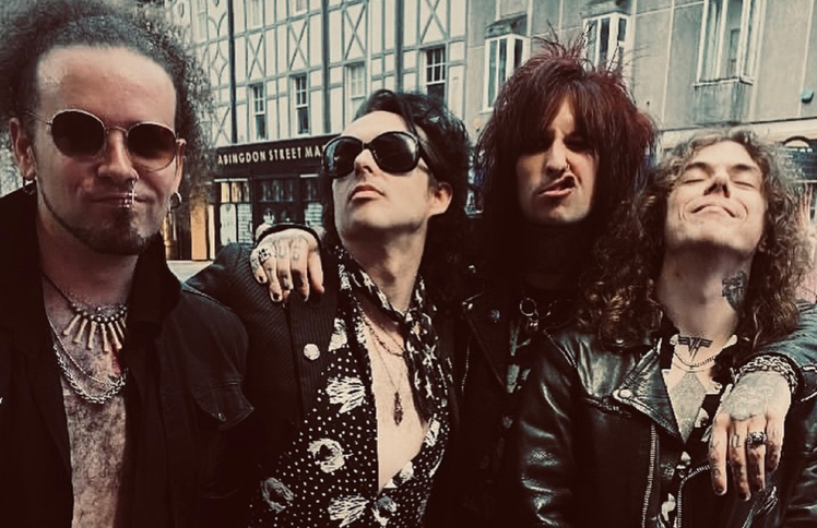 Continental Lovers | Connection
